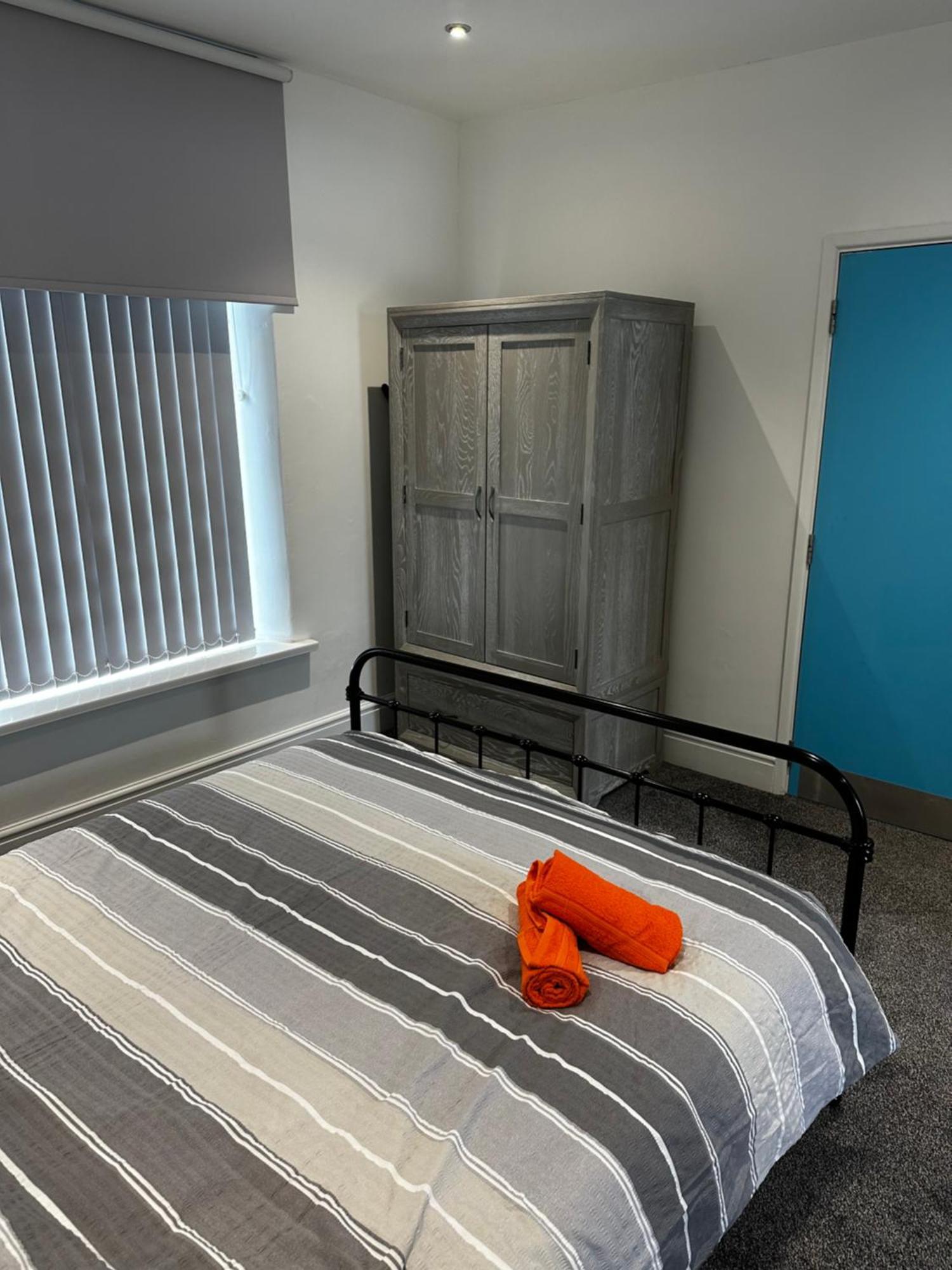 Town Centre Studio Flat Merthyr Tydfil Exteriör bild
