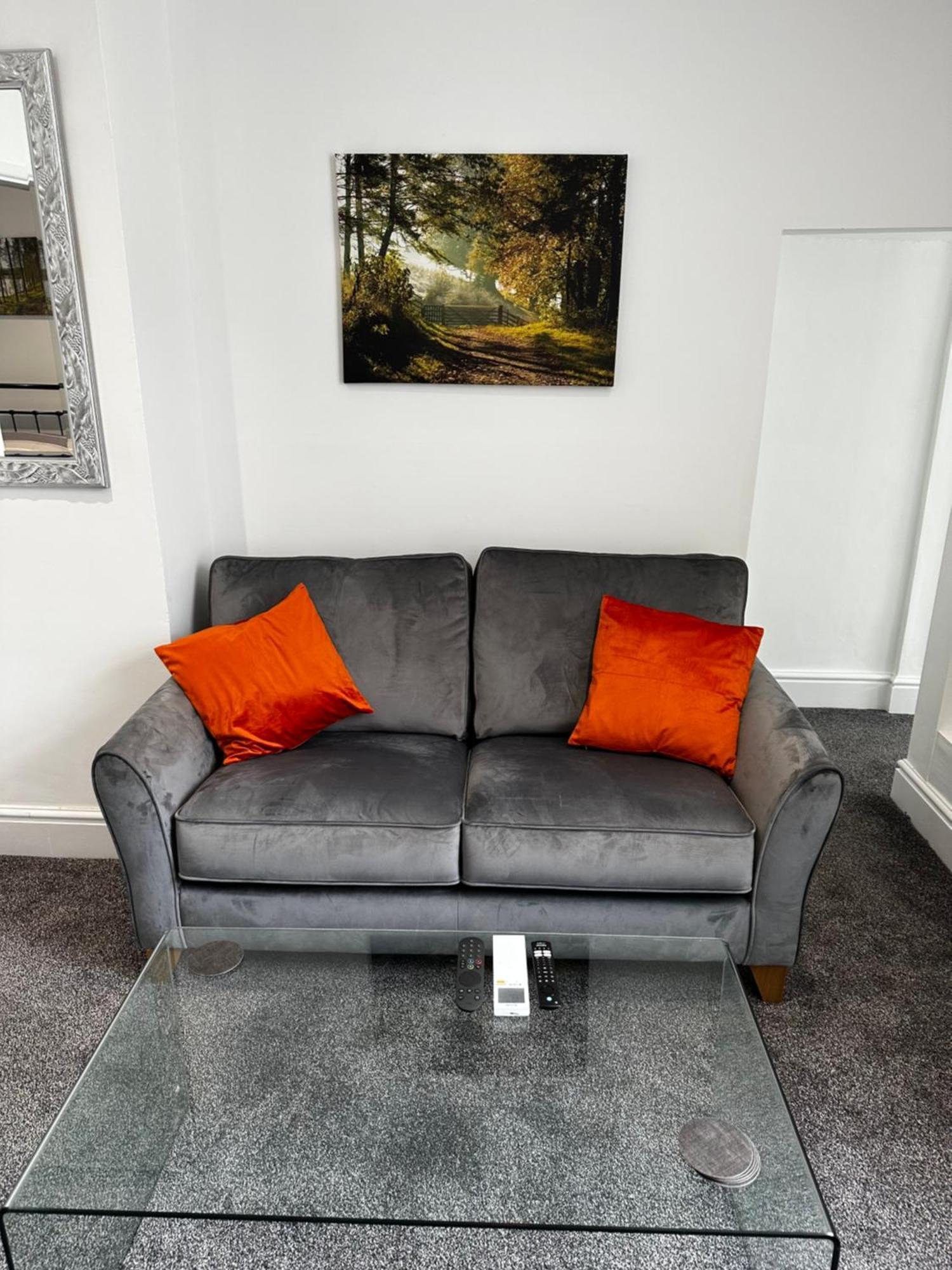 Town Centre Studio Flat Merthyr Tydfil Exteriör bild