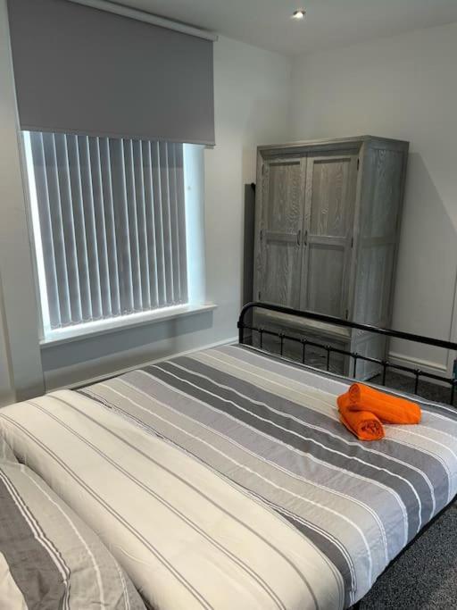 Town Centre Studio Flat Merthyr Tydfil Exteriör bild