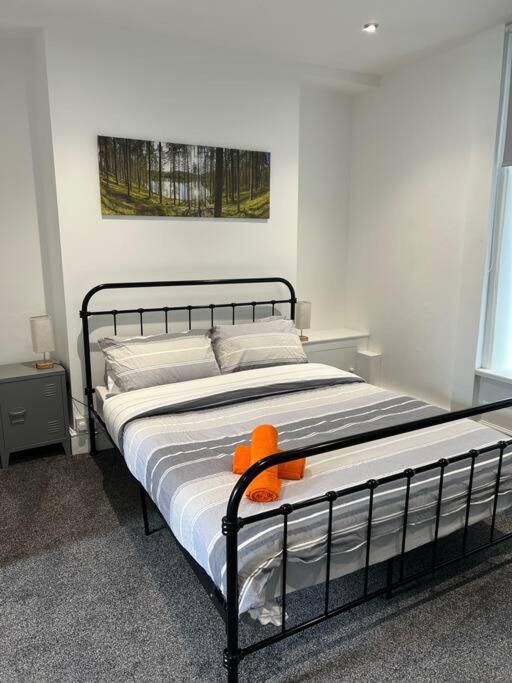 Town Centre Studio Flat Merthyr Tydfil Exteriör bild